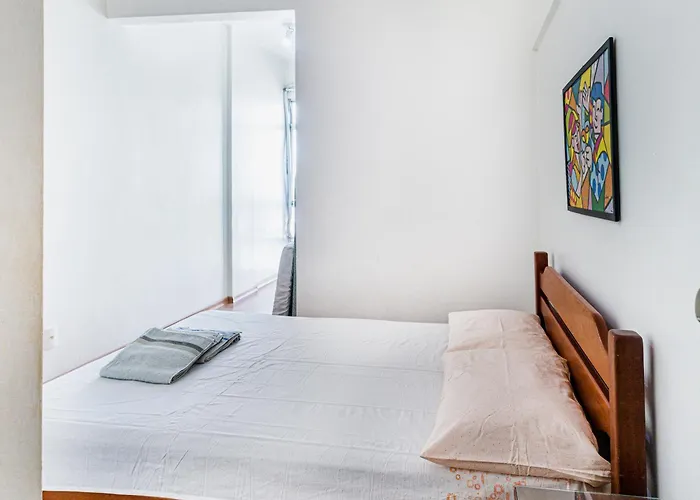 Apartamento Completo Na Praia De Copacabana 02 Quartos Com Vista Lateral Mar Em Andar Alto, Ar, Wifi , Netflix, Pauloangerami Rmvc18 Rio de Janeiro